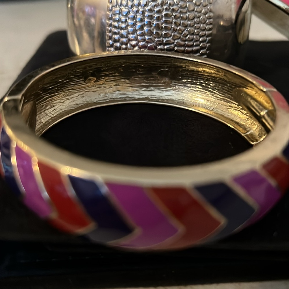 Lot Unsigned Designer Hinged Bracelets - image 6